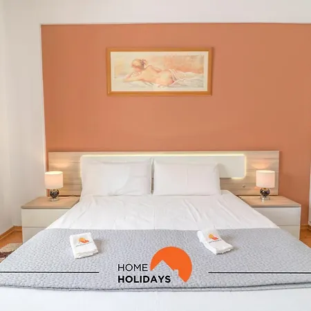 #031 Golden Lavender By Holidays *